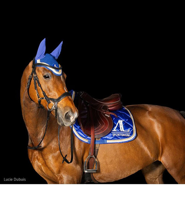 ensemble tapis et bonnet bleu roi cordes dorees blanc alexandra ledermann sportswear al sportswear