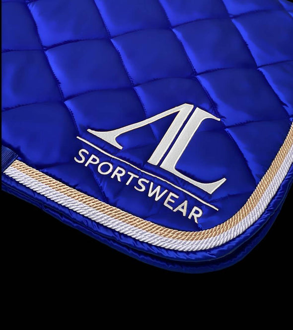 ensemble tapis et bonnet bleu roi cordes dorees blanc alexandra ledermann sportswear al sportswear
