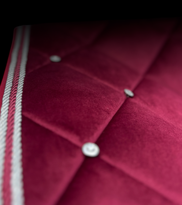 Tapis Velours  et diamant couleur bordeaux marque Alexandra Ledermann Sportswear ALSportswear