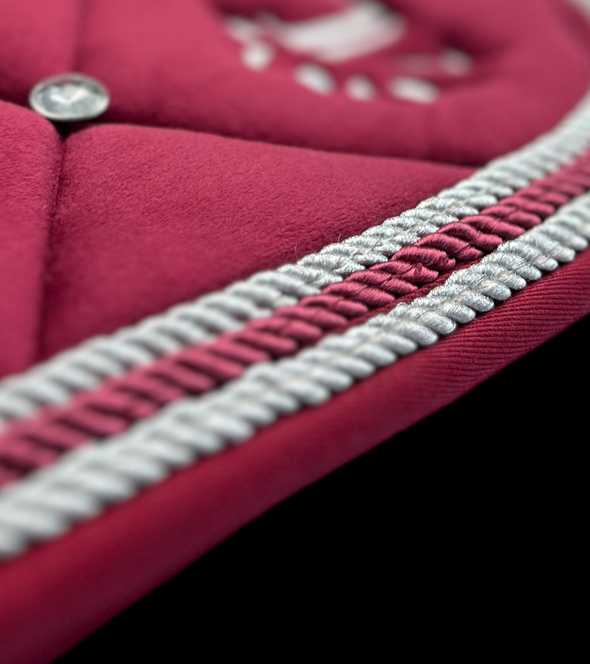 Tapis Velours  et diamant couleur bordeaux marque Alexandra Ledermann Sportswear ALSportswear