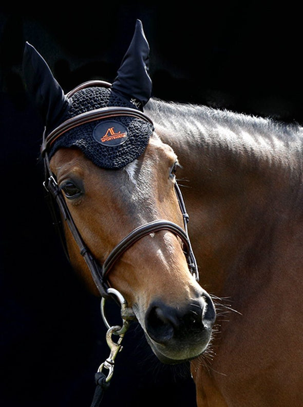 bonnet cheval noir logo orange alexandra ledermann sportswear
